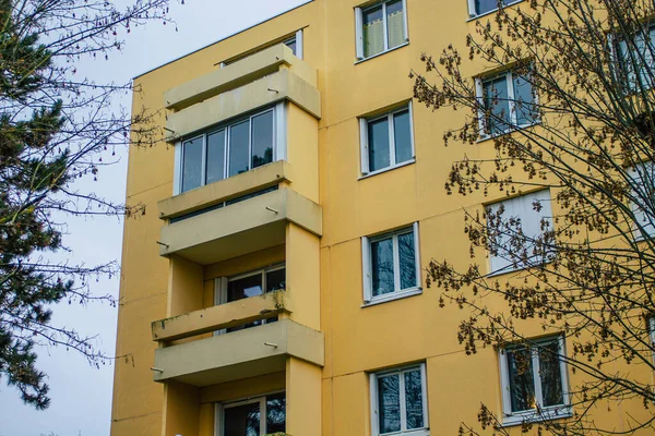 Reims Francia Enero 2021 Vista Fachada Edificio Moderno Bajo Cielo — Foto de Stock