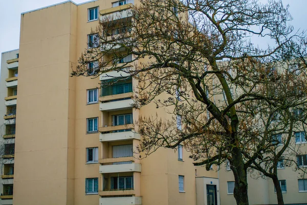 Reims Francia Enero 2021 Vista Fachada Edificio Moderno Bajo Cielo —  Fotos de Stock