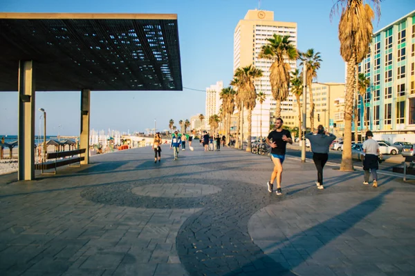 Τελ Αβίβ Ισραήλ Ιανουαρίου 2021 Άποψη Αγνώστων Ισραηλινών Που Περπατούν — Φωτογραφία Αρχείου