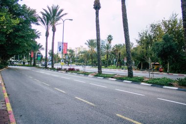 Tel Aviv İsrail 17 Ocak 2021 Coronavirus salgını sırasında Tel Aviv 'in boş sokaklarının görüntüsü ve İsrail nüfusunun sınırlandırılması