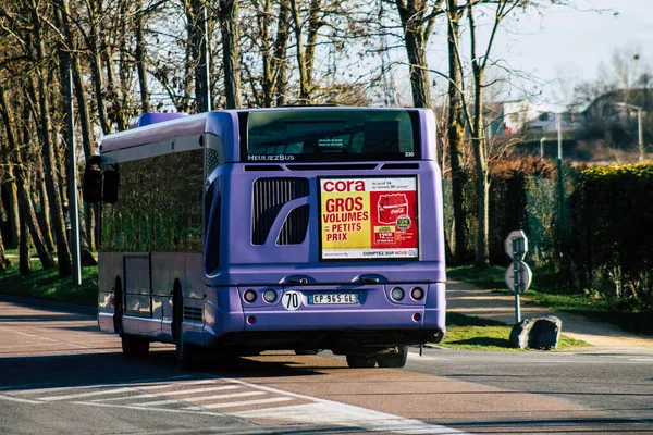 Reims France Stycznia 2021 Widok Tradycyjnego Autobusu Miejskiego Dla Pasażerów — Zdjęcie stockowe