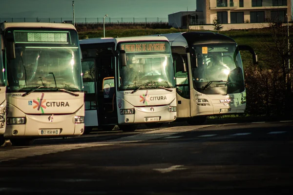 Reims Frankrike Januari 2021 Visa Traditionell Stadsbuss För Passagerare Parkerade — Stockfoto