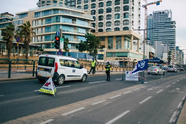 Tel Aviv Israel Enero 2021 Policías Israelíes Revisando Automóviles Calle — Foto de Stock