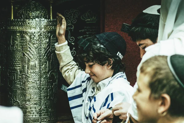 Jerusalém Israel Dezembro 2019 Vista Uma Criança Família Desconhecida Participando — Fotografia de Stock