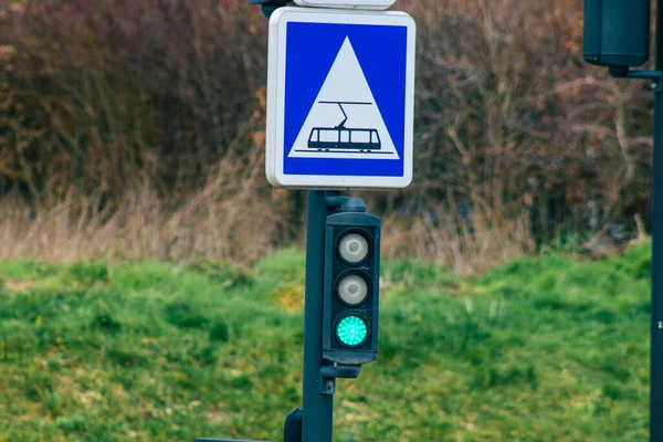 2021年2月5日法国Reims大街标志或路标 竖立在路旁或路标之上 为Reims市中心地区的道路使用者提供信息 — 图库照片