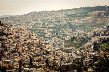 Kudüs İsrail, 13 Aralık 2019 Kudüs sokaklarındaki modern bir binanın cephesine bakınız.