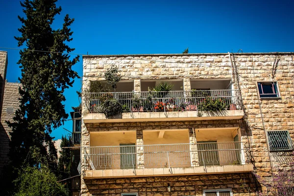Kudüs Srail Aralık 2019 Kudüs Sokaklarındaki Modern Bir Binanın Cephesine — Stok fotoğraf