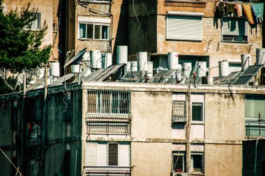 Kudüs İsrail, 13 Aralık 2019 Kudüs sokaklarındaki modern bir binanın cephesine bakınız.