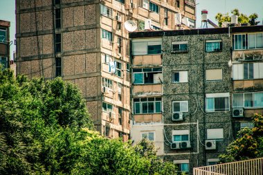 Kudüs İsrail, 13 Aralık 2019 Kudüs sokaklarındaki modern bir binanın cephesine bakınız.