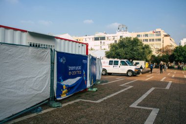 Tel Aviv İsrail 11 Şubat 2021 Coronavirus Aşılama Merkezi Rabin Meydanı 'nda, Tel Aviv' in merkezinde büyük bir halk meydanı ve insanların aşıyı almaya geldiği yerlerden biri.