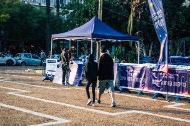 Tel Aviv İsrail 11 Şubat 2021 Coronavirus Aşılama Merkezi Rabin Meydanı 'nda, Tel Aviv' in merkezinde büyük bir halk meydanı ve insanların aşıyı almaya geldiği yerlerden biri.