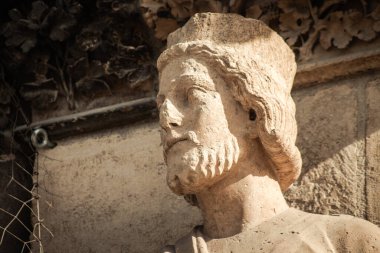 Reims France 16 Şubat 2021 Notre Dame de Reims Katedrali 'nin dış cephesi, Fransa' nın Grand Est bölgesindeki tarihi bir anıt.