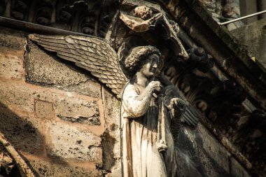 Reims France 16 Şubat 2021 Notre Dame de Reims Katedrali 'nin dış cephesi, Fransa' nın Grand Est bölgesindeki tarihi bir anıt.