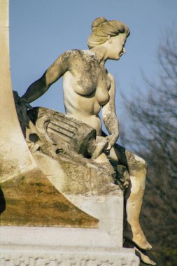 Reims France 16 Şubat 2021, Fransa 'nın Grand Est bölgesinde yer alan Reims şehir merkezindeki Sube çeşmesinin manzarası