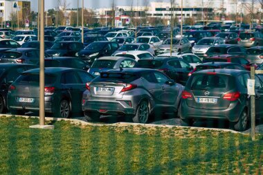 Reims kasabasında 25 Şubat 2021 'de Fransa' yı ele geçirdi çünkü Fransa 'yı etkileyen salgın sırasında insanlar evlerinde oturuyorlardı.