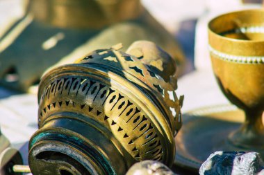 Reims France 27 Şubat 2021 Coronavirus salgını sırasında Fransa 'da bit pazarında satılan eski dekoratif eşyalar