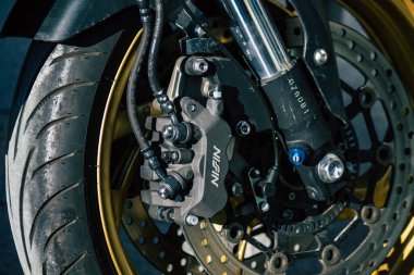 Reims France 27 Şubat 2021 Metropolitan Bölgesi şehir merkezinin caddelerine park etmiş bir motosiklet.