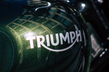 Reims France 27 Şubat 2021 Metropolitan Bölgesi şehir merkezinin caddelerine park etmiş bir motosiklet.