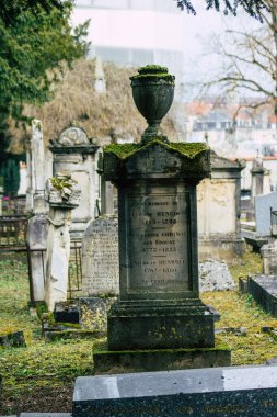 Reims France 04 Mart 2021 Kuzey Mezarlığı, 18. yüzyılın sonunda inşa edilmiş ve kentte kendilerini öne çıkaran vatandaşların çoğu kalıntıları içerir.