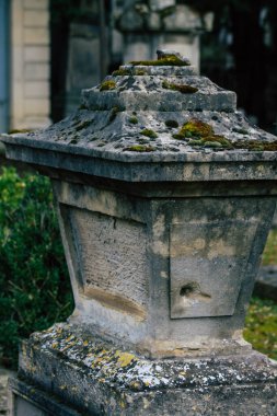 Reims France 04 Mart 2021 Kuzey Mezarlığı, 18. yüzyılın sonunda inşa edilmiş ve kentte kendilerini öne çıkaran vatandaşların çoğu kalıntıları içerir.