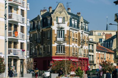 Reims 'de bulunan bir binanın cephesi, Fransa' nın Grand Est bölgesinde ve Avrupa 'nın en eski binalarından biri.