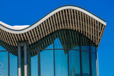 Reims 'deki koronavirüs salgını sırasında Fransa' yı etkileyen yeni bir binanın inşaatı için 23 Mart 2021 'de Fransa' ya gitti.