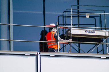 Reims 'deki koronavirüs salgını sırasında Fransa' yı etkileyen yeni bir binanın inşaatı için 23 Mart 2021 'de Fransa' ya gitti.