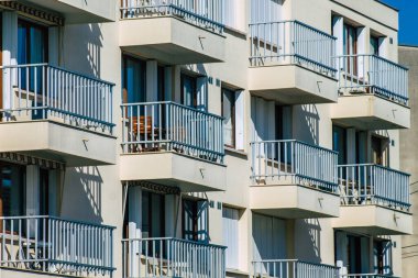 Reims 'de bulunan bir binanın cephesi, Fransa' nın Grand Est bölgesinde ve Avrupa 'nın en eski binalarından biri.