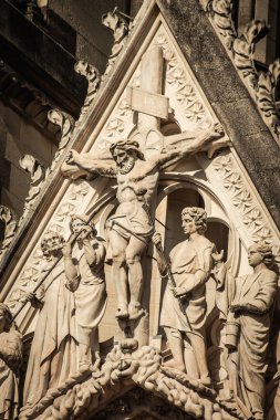 Reims France 29 Mart 2021 Notre Dame de Reims Katedrali 'nin dış cephesi, Fransa' nın Grand Est bölgesindeki tarihi bir anıt.