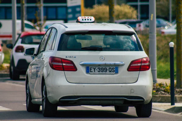 Reims France April 2021 Taxi Driving Streets Reims Coronavirus Outbreak — Stock Photo, Image