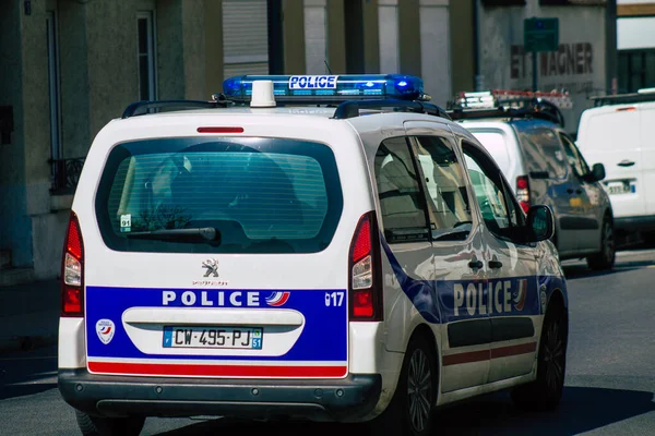 Reims Frankrijk April 2021 Politieauto Rolt Door Straten Tijdens Uitbraak — Stockfoto