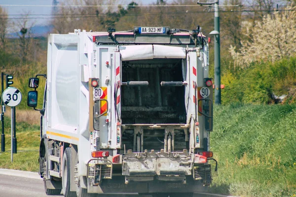 Reims Francia Abril 2021 Camión Basura Conduciendo Por Las Calles —  Fotos de Stock