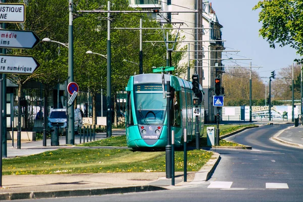 Reims Frankreich April 2021 Moderne Elektrische Straßenbahn Für Fahrgäste Die — Stockfoto