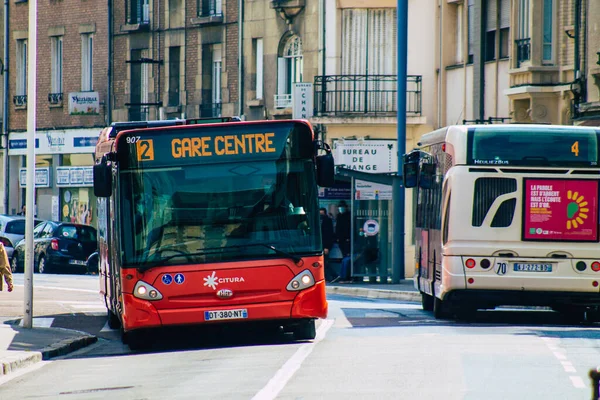 Reims Frankreich April 2021 Busfahrt Durch Die Straßen Von Reims — Stockfoto