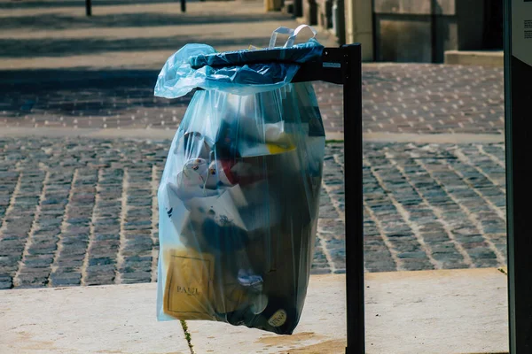 Reims Frankrijk April 2021 Vuilnisbak Gelegen Het Centrum Van Reims — Stockfoto