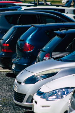 Reims France 23 Nisan 2021 Metropolitan Bölgesi şehir merkezinin caddelerine park etmiş.