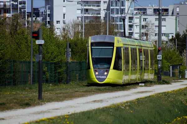 Reims Frankreich April 2021 Moderne Elektrische Straßenbahn Für Fahrgäste Die — Stockfoto