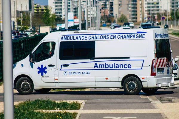 Reims France April 2021 Ambulance Driving Streets Reims Coronavirus Outbreak — Stock Photo, Image