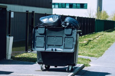 Reims şehir merkezinde 24 Nisan 2021 Reims Reims konteynırı