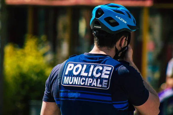 Reims Francia Abril 2021 Policía Patrullando Bicicleta Por Las Calles — Foto de Stock