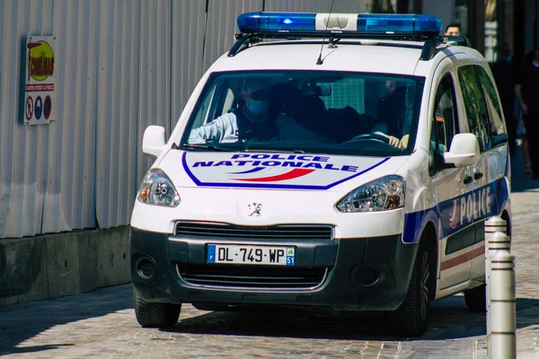 Reims Frankrike April 2021 Polisbil Patrullerar Reims Gator Det Utbrott — Stockfoto