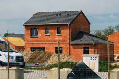 Reims 'deki Coronavirus salgını sırasında Fransa' da 28 Nisan 2021 'de yeni evler inşa edildi.