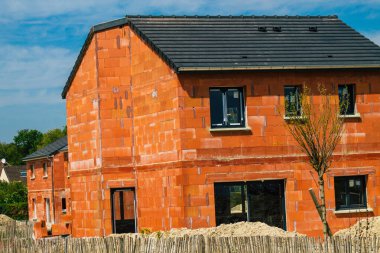 Reims 'deki Coronavirus salgını sırasında Fransa' da 28 Nisan 2021 'de yeni evler inşa edildi.