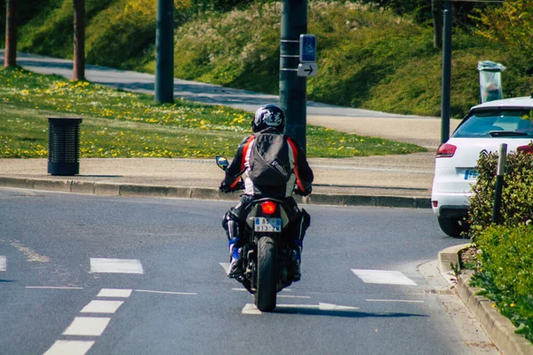 Reims Frankreich April 2021 Menschen Mit Einem Motorrad Fahren Während — Stockfoto