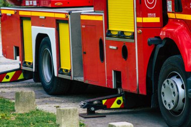 Reims Fransa 4 Mayıs 2021 Coronavirus salgını sırasında Reims sokaklarına müdahale eden itfaiye aracı Fransa 'yı vurdu