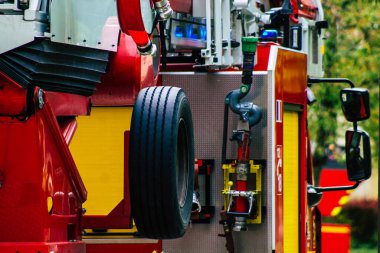 Reims Fransa 4 Mayıs 2021 Coronavirus salgını sırasında Reims sokaklarına müdahale eden itfaiye aracı Fransa 'yı vurdu