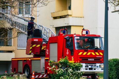 Reims France 04 Mayıs 2021 Fransız itfaiyecisi Coronavirus salgını sırasında Fransa sokaklarına müdahale etti.