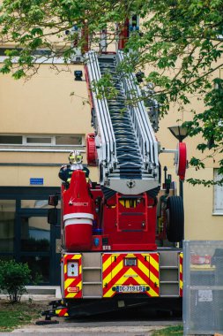 Reims France 04 Mayıs 2021 Fransız itfaiyecisi Coronavirus salgını sırasında Fransa sokaklarına müdahale etti.