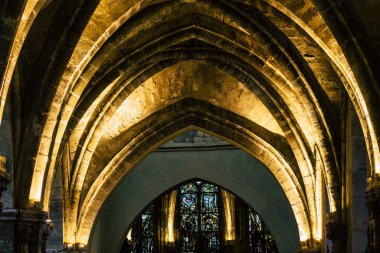 Reims France 05 Mayıs 2021 Saint Jacques Kilisesi, 12. yüzyılda inşa edilmiştir ve Reims 'de muhafaza edilen en eski ortaçağ kiliselerinden biridir, Coronavirus salgını sırasında hala açıktır.