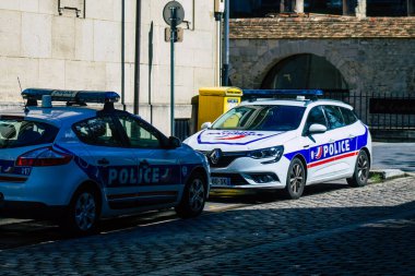 Reims France 05 Mayıs 2021 Fransa 'da meydana gelen koronavirüs salgını sırasında Reims sokaklarına müdahale eden polis